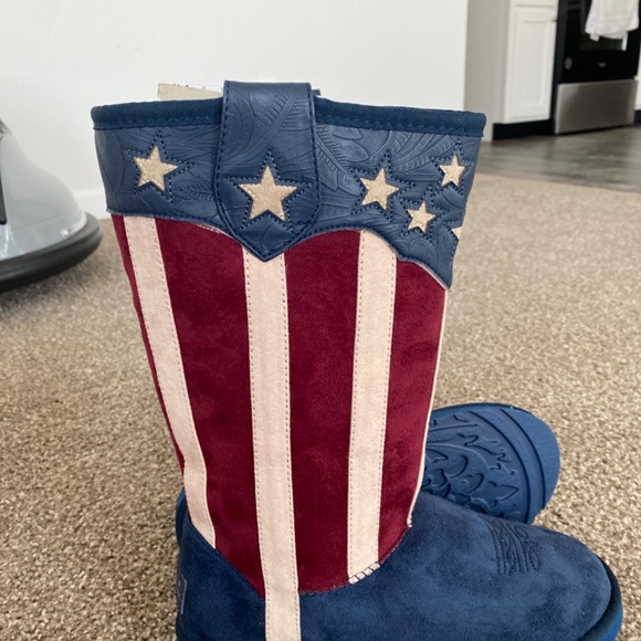 Patriotic Sherpa Boots - Picture 4 of 4